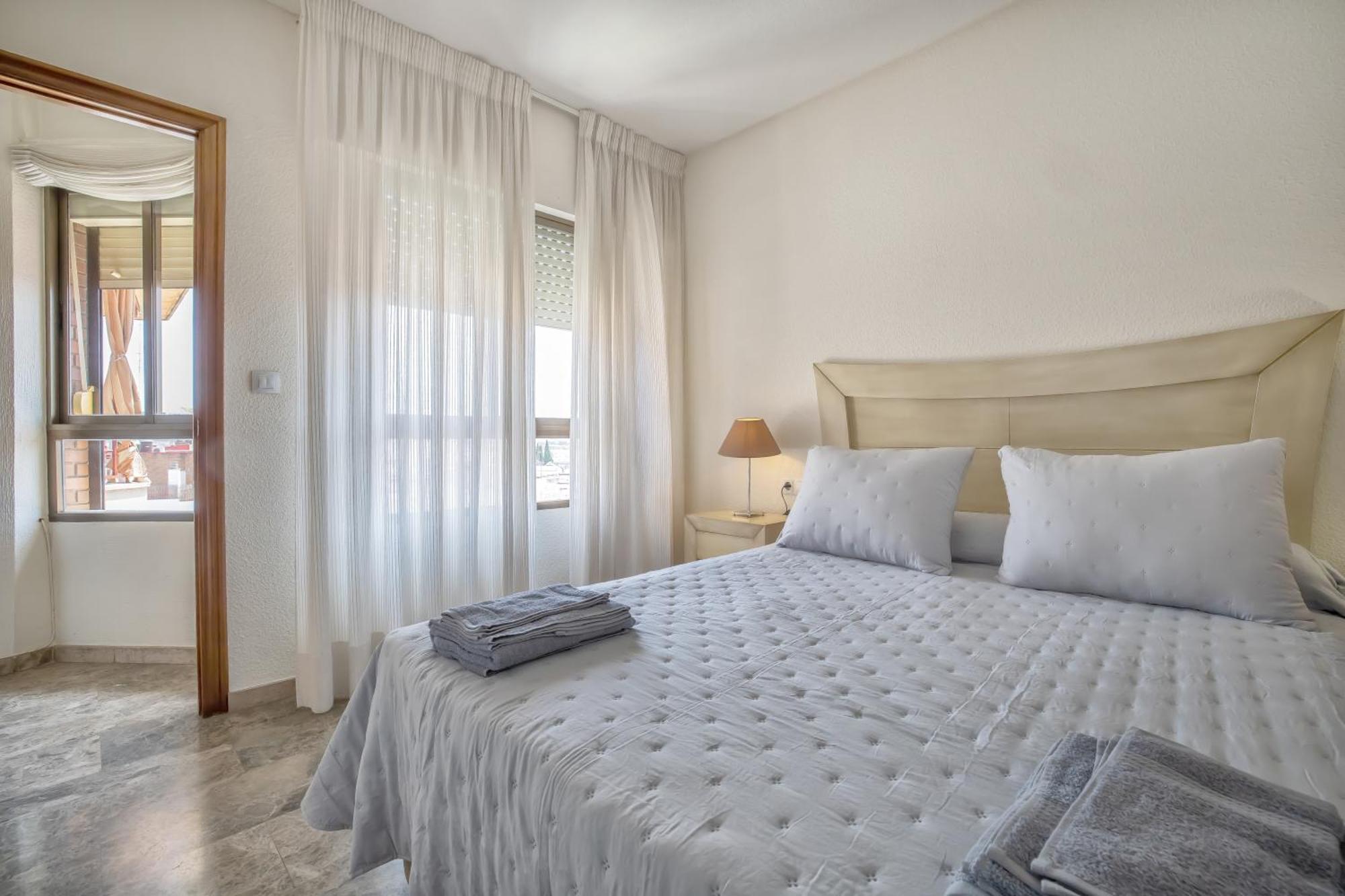 R & T Cordoba Center Apartamentos - Parking ภายนอก รูปภาพ