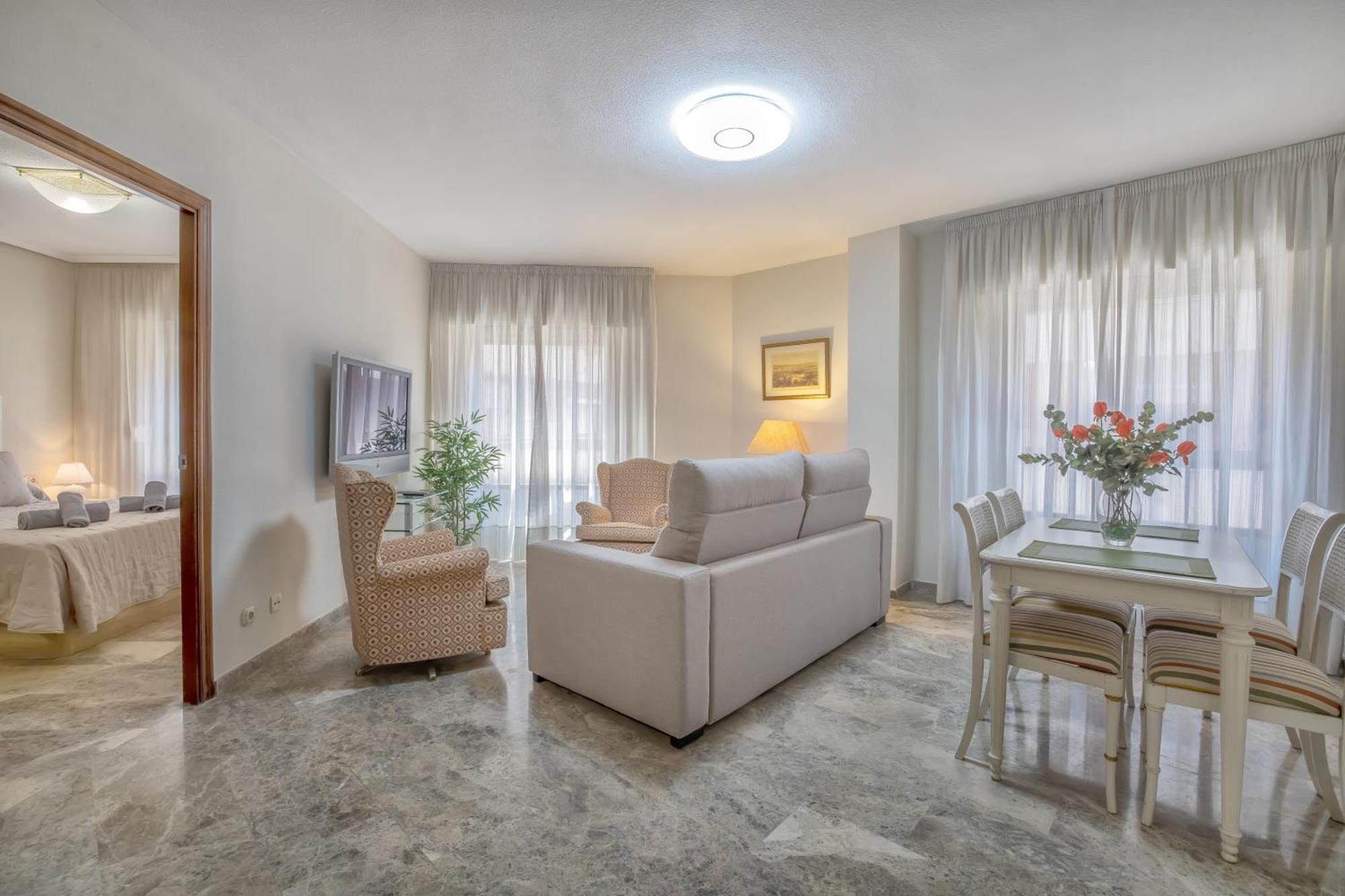 R & T Cordoba Center Apartamentos - Parking ภายนอก รูปภาพ